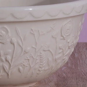Bowl In The Meadow Rosas Crema 29cms