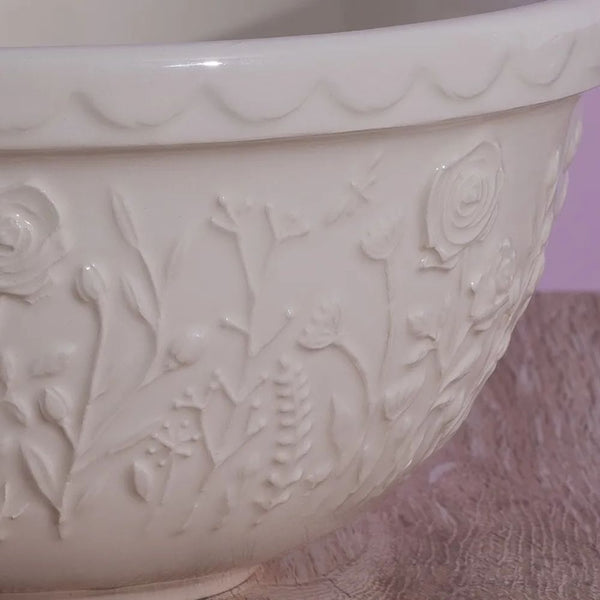 Bowl In The Meadow Rosas Crema 29cms